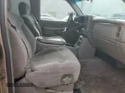 ✅ 2000 Chevrolet Silverado 1500 LT • VIN: 1GCEC19T9YZ295347 • Lot: 55779305. Wystawiony na Copart z przebiegiem 327 352 mil. Bezpłatny archiwum sprzedaży aukcyjnych z USA i szczegółowy raport historii pojazdu na DreamBid. Zdjęcie 7.