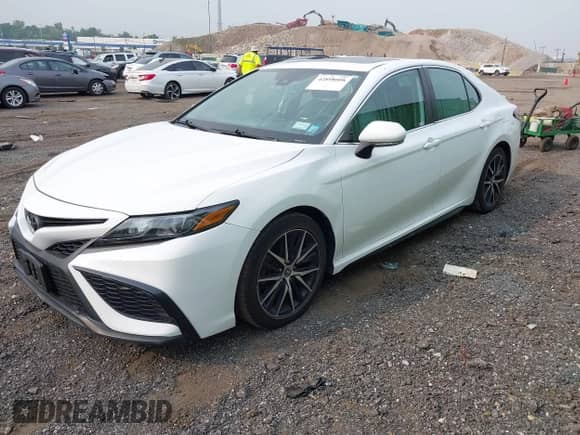 2021 Toyota Camry SE with VIN 4T1T11BK4MU025539, listed as a IAAI auction lot 42898008 with 26,083 mi miles and . Bid and sale history available at DreamBid. Image 2.