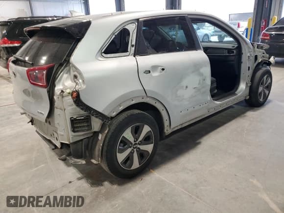 ✅ 2018 Kia Niro LX • VIN: KNDCB3LC9J5138817 • Lot: 90022005. Wystawiony na Copart z przebiegiem 159 682 mil. Bezpłatny archiwum sprzedaży aukcyjnych z USA i szczegółowy raport historii pojazdu na DreamBid. Zdjęcie 3.