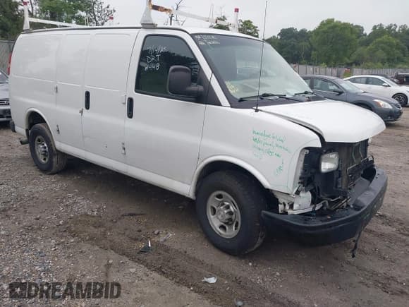 ✅ 2014 Chevrolet Express Cargo • VIN: 1GCWGFCA0E1192390 • Lot: 43033257. Listed on IAAI with 230,990 mi. Free auction sales archive from the USA and detailed vehicle history report at DreamBid. Image 1.