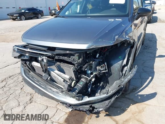 ✅ 2024 Volkswagen Tiguan SE R-Line Black • VIN: 3VV8B7AX9RM099771 • Lot: 42948635. Wystawiony na IAAI z przebiegiem 11 985 mil. Bezpłatny archiwum sprzedaży aukcyjnych z USA i szczegółowy raport historii pojazdu na DreamBid. Zdjęcie 6.