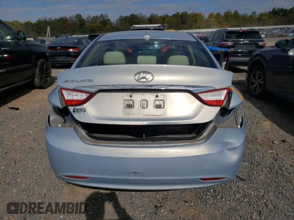 2011 Hyundai Sonata GLS with VIN 5NPEB4AC3BH258356, listed as a Copart auction lot 82392535 with 117,522 mi miles and Salvage title. Bid and sale history available at DreamBid. Image 6.
