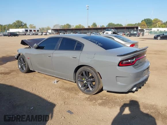 ✅ 2019 Dodge Charger Scat Pack • VIN: 2C3CDXGJ4KH510590 • Lot: 43237193. Wystawiony na IAAI z przebiegiem 41 805 mil. Bezpłatny archiwum sprzedaży aukcyjnych z USA i szczegółowy raport historii pojazdu na DreamBid. Zdjęcie 3.