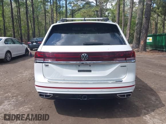 ✅ 2024 Volkswagen Atlas SEL Premium R-Line • VIN: 1V2FR2CA2RC617765 • Lot: 41990546. Wystawiony na IAAI z przebiegiem 15 098 mil. Bezpłatny archiwum sprzedaży aukcyjnych z USA i szczegółowy raport historii pojazdu na DreamBid. Zdjęcie 17.