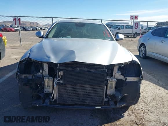 ✅ 2019 Alfa Romeo Giulia Ti Lusso • VIN: ZARFAMBN8K7600868 • Lot: 43840457. Listed on IAAI with 69,372 mi. Free auction sales archive from the USA and detailed vehicle history report at DreamBid. Image 12.