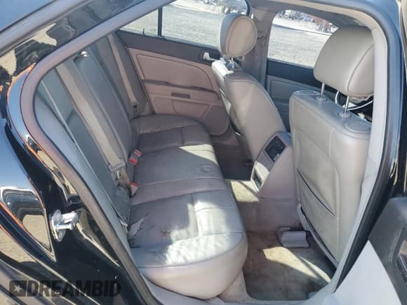 ✅ 2011 Cadillac STS RWD • VIN: 1G6DW6ED9B0145882 • Lot: 92283475. Wystawiony na Copart z przebiegiem 177 439 mil. Bezpłatny archiwum sprzedaży aukcyjnych z USA i szczegółowy raport historii pojazdu na DreamBid. Zdjęcie 10.