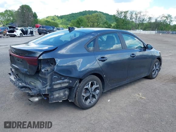 ✅ 2019 Kia Forte LXS • VIN: 3KPF24AD5KE099888 • Lot: 42279249. Listed on IAAI with 90,095 mi. Free auction sales archive from the USA and detailed vehicle history report at DreamBid. Image 4.