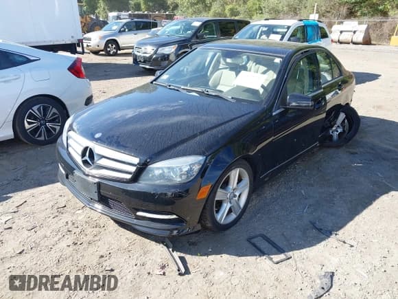 ✅ 2011 Mercedes-Benz C 300 Sport • VIN: WDDGF8BB3BR157844 • Лот: 43247978. Опубликован ранее на IAAI с пробегом 104 842 миль. Бесплатный доступ к архиву аукционных продаж из США и подробный отчёт об истории автомобиля на DreamBid. Изображение 2.