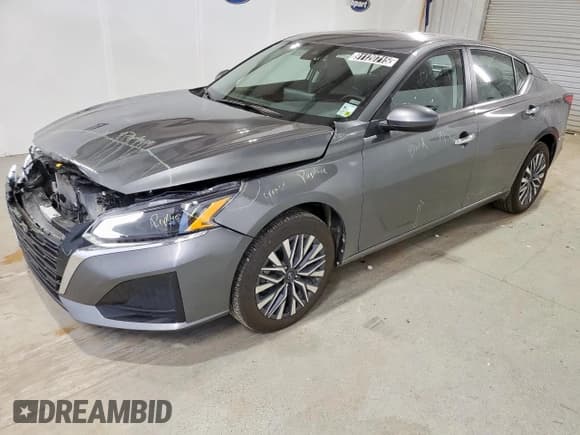 ✅ 2025 Nissan Altima SV • VIN: 1N4BL4DW2SN405536 • Лот: 91120715. Опубликован ранее на Copart с пробегом 11 538 миль. Бесплатный доступ к архиву аукционных продаж из США и подробный отчёт об истории автомобиля на DreamBid. Изображение 1.