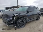 ✅ 2025 Kia EV9 GT-Line • VIN: KNDAEFS58S6055667 • Lot: 89324525. Wystawiony na Copart z przebiegiem 627 mil. Bezpłatny archiwum sprzedaży aukcyjnych z USA i szczegółowy raport historii pojazdu na DreamBid. Zdjęcie 1.