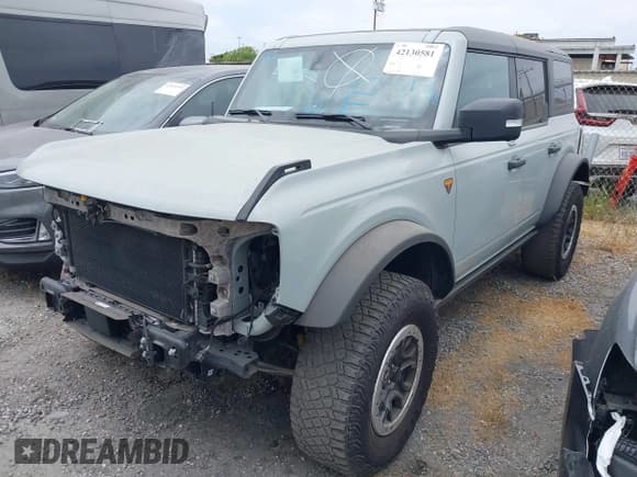 ✅ 2023 Ford Bronco • VIN: 1FMEE5DP0PLA97359 • Lot: 42130581. Wystawiony na IAAI z przebiegiem 32 335 mil. Bezpłatny archiwum sprzedaży aukcyjnych z USA i szczegółowy raport historii pojazdu na DreamBid. Zdjęcie 2.