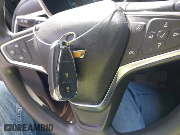 ✅ 2018 Chevrolet Equinox LT • VIN: 3GNAXSEV5JS583294 • Lot: 43008737. Listed on IAAI with 127,829 mi. Free auction sales archive from the USA and detailed vehicle history report at DreamBid. Image 11.