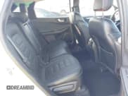 ✅ 2023 Ford Escape PHEV • VIN: 1FMCU0E19PUA43883 • Lot: 40873169. Wystawiony na IAAI z przebiegiem 37 118 mil. Bezpłatny archiwum sprzedaży aukcyjnych z USA i szczegółowy raport historii pojazdu na DreamBid. Zdjęcie 8.