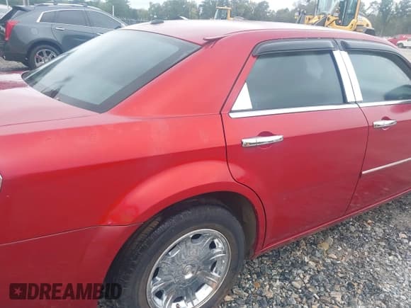 ✅ 2007 Chrysler 300 Limited • VIN: 2C3LA53G37H692880 • Lot: 43389606. Listed on IAAI with 203,292 mi. Free auction sales archive from the USA and detailed vehicle history report at DreamBid. Image 6.