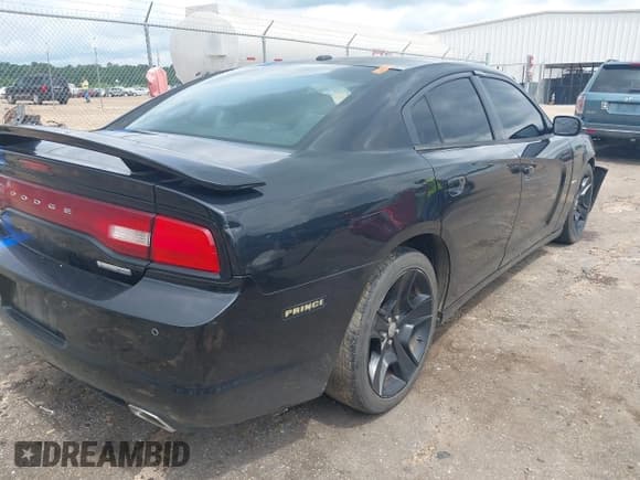 ✅ 2011 Dodge Charger Mopar 11 • VIN: 2B3CL5CT8BH615970 • Лот: 42337205. Опубликован ранее на IAAI с пробегом 209 872 миль. Бесплатный доступ к архиву аукционных продаж из США и подробный отчёт об истории автомобиля на DreamBid. Изображение 4.