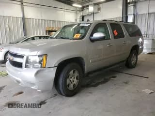 ✅ 2007 Chevrolet Suburban LT • VIN: 1GNFK16377J278806 • Lot: 69786194. Wystawiony na Copart z przebiegiem 220 764 mil. Bezpłatny archiwum sprzedaży aukcyjnych z USA i szczegółowy raport historii pojazdu na DreamBid. Zdjęcie 1.