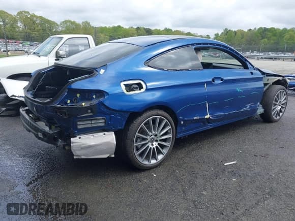 ✅ 2023 Mercedes-Benz C 300 • VIN: W1KWJ8DB2PG130077 • Лот: 42026028. Опубликован ранее на IAAI с пробегом 13 263 миль. Бесплатный доступ к архиву аукционных продаж из США и подробный отчёт об истории автомобиля на DreamBid. Изображение 4.