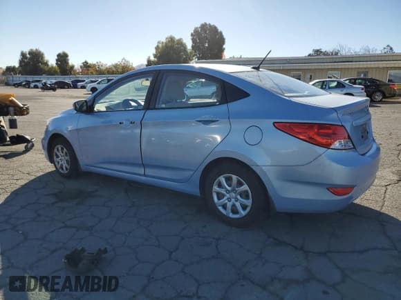 ✅ 2013 Hyundai Accent GLS • VIN: KMHCT4AE7DU443021 • Лот: 79218364. Опубликован ранее на Copart с пробегом 147 218 миль. Бесплатный доступ к архиву аукционных продаж из США и подробный отчёт об истории автомобиля на DreamBid. Изображение 2.
