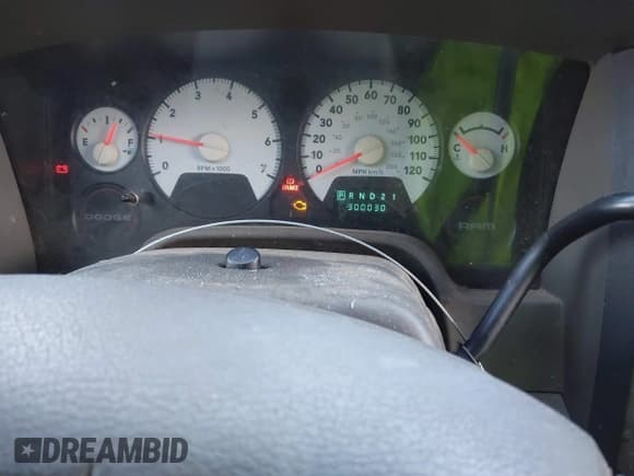 ✅ 2008 Dodge 1500 ST • VIN: 1D7HA16K18J212206 • Lot: 43668762. Wystawiony na IAAI z przebiegiem 300 030 mil. Bezpłatny archiwum sprzedaży aukcyjnych z USA i szczegółowy raport historii pojazdu na DreamBid. Zdjęcie 7.