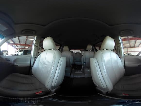 ✅ 2012 Toyota Sienna XLE • VIN: 5TDYK3DC3CS210368 • Lot: 43834362. Wystawiony na IAAI z przebiegiem 185 989 mil. Bezpłatny archiwum sprzedaży aukcyjnych z USA i szczegółowy raport historii pojazdu na DreamBid. Zdjęcie 19.