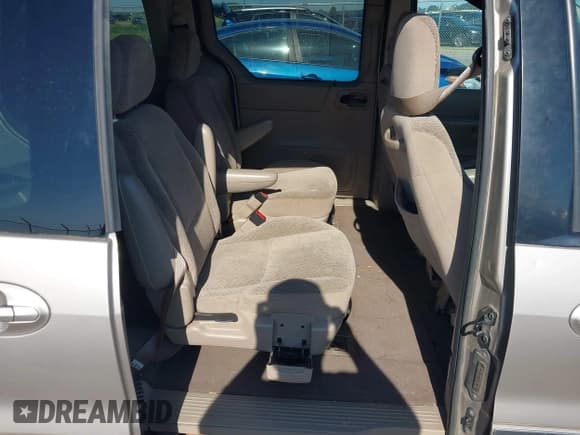 ✅ 2003 Ford Windstar SE • VIN: 2FMZA524X3BA56544 • Lot: 42636341. Wystawiony na IAAI z przebiegiem 189 299 mil. Bezpłatny archiwum sprzedaży aukcyjnych z USA i szczegółowy raport historii pojazdu na DreamBid. Zdjęcie 8.