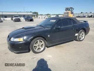 ✅ 2004 Ford Mustang GT Deluxe • VIN: 1FAFP45X64F228869 • Lot: 89927655. Wystawiony na Copart z przebiegiem Nie podano. Bezpłatny archiwum sprzedaży aukcyjnych z USA i szczegółowy raport historii pojazdu na DreamBid. Zdjęcie 1.
