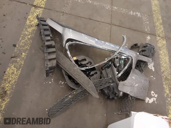 ✅ 2022 Hyundai Venue Limited • VIN: KMHRC8A37NU162032 • Lot: 41210185. Listed on IAAI with 45,382 mi. Free auction sales archive from the USA and detailed vehicle history report at DreamBid. Image 12.