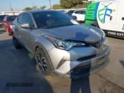 ✅ 2018 Toyota C-HR XLE • VIN: NMTKHMBX1JR015400 • Lot: 43336797. Wystawiony na IAAI z przebiegiem 31 945 mil. Bezpłatny archiwum sprzedaży aukcyjnych z USA i szczegółowy raport historii pojazdu na DreamBid. Zdjęcie 1.