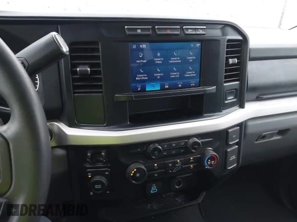 ✅ 2024 Ford F-250 XL • VIN: 1FT7W2BT2REE01002 • Lot: 43105733. Wystawiony na IAAI z przebiegiem 62 496 mil. Bezpłatny archiwum sprzedaży aukcyjnych z USA i szczegółowy raport historii pojazdu na DreamBid. Zdjęcie 20.