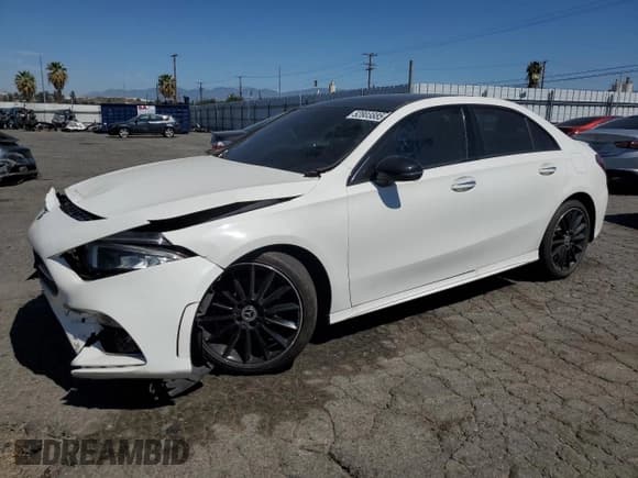 ✅ 2020 Mercedes-Benz A 220 • VIN: W1K3G4EB5LJ220085 • Lot: 52803885. Wystawiony na Copart z przebiegiem 58 501 mil. Bezpłatny archiwum sprzedaży aukcyjnych z USA i szczegółowy raport historii pojazdu na DreamBid. Zdjęcie 1.