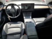 ✅ 2022 Tesla Model 3 Long Range • VIN: 5YJ3E1EB1NF286951 • Lot: 60655465. Wystawiony na Copart z przebiegiem Nie podano. Bezpłatny archiwum sprzedaży aukcyjnych z USA i szczegółowy raport historii pojazdu na DreamBid. Zdjęcie 8.