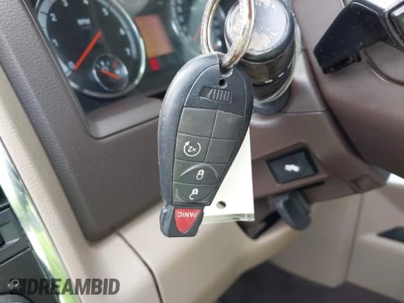 ✅ 2010 Dodge 1500 SLT • VIN: 1D7RV1CTXAS254072 • Lot: 43477450. Wystawiony na IAAI z przebiegiem 186 576 mil. Bezpłatny archiwum sprzedaży aukcyjnych z USA i szczegółowy raport historii pojazdu na DreamBid. Zdjęcie 11.