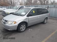 ✅ 2005 Dodge Caravan SXT • VIN: 2D4GP44LX5R335000 • Lot: 43877984. Wystawiony na IAAI z przebiegiem 231 874 mil. Bezpłatny archiwum sprzedaży aukcyjnych z USA i szczegółowy raport historii pojazdu na DreamBid. Zdjęcie 2.