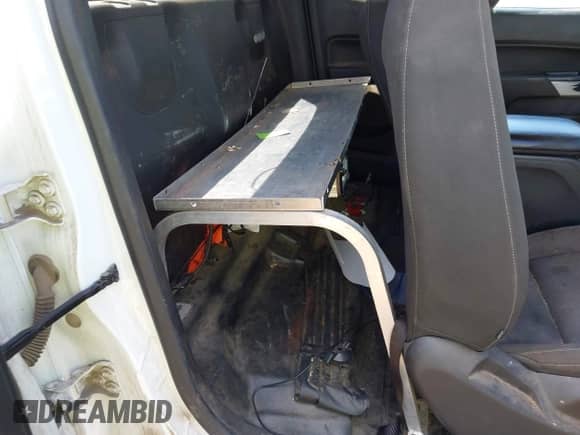 2020 Chevrolet Colorado 4WD LT z VIN 1GCHTCEA3L1189075, wystawiony jako IAAI lot #42710899 z przebiegiem 71 439 mil mil oraz . Historia ofert i sprzedaży dostępna na DreamBid. Obrazek 8.