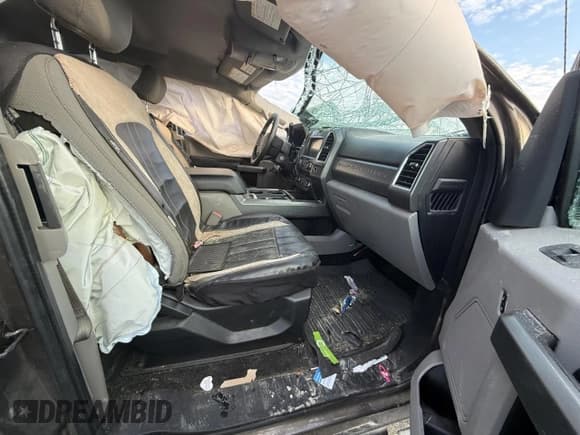 ✅ 2017 Ford F-250 XL • VIN: 1FT7X2B66HEB87122 • Lot: 81216315. Wystawiony na Copart z przebiegiem 141 453 mil. Bezpłatny archiwum sprzedaży aukcyjnych z USA i szczegółowy raport historii pojazdu na DreamBid. Zdjęcie 5.