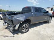 ✅ 2018 Toyota Tundra SR5 • VIN: 5TFEM5F16JX133054 • Лот: 53459035. Опубликован ранее на Copart с пробегом 74 317 миль. Бесплатный доступ к архиву аукционных продаж из США и подробный отчёт об истории автомобиля на DreamBid. Изображение 3.