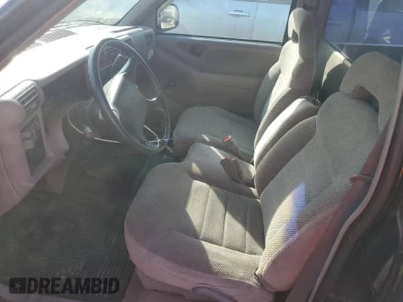 1995 Chevrolet S-10 с VIN 1GCCS1441S8116385, выставлен на аукционе Copart как лот 72081234 с пробегом 127 377 миль миль и На запчасти • Non repairable. История ставок и продаж доступна на DreamBid. Изображение 7.