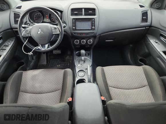 ✅ 2017 Mitsubishi Outlander SE • VIN: JA4AR3AW6HZ025033 • Лот: 61746605. Опубликован ранее на Copart с пробегом 44 801 миль. Бесплатный доступ к архиву аукционных продаж из США и подробный отчёт об истории автомобиля на DreamBid. Изображение 8.