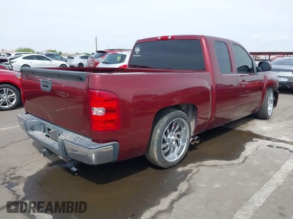 ✅ 2009 Chevrolet Silverado 1500 • VIN: 1GCEC39Y49Z189445 • Lot: 41933868. Wystawiony na IAAI z przebiegiem 209 596 mil. Bezpłatny archiwum sprzedaży aukcyjnych z USA i szczegółowy raport historii pojazdu na DreamBid. Zdjęcie 4.