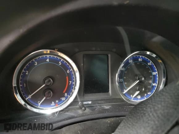 ✅ 2018 Toyota Corolla LE Eco • VIN: 5YFBPRHE4JP835941 • Lot: 72525224. Wystawiony na Copart z przebiegiem Nie podano. Bezpłatny archiwum sprzedaży aukcyjnych z USA i szczegółowy raport historii pojazdu na DreamBid. Zdjęcie 9.