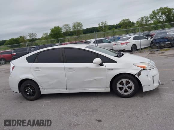✅ 2014 Toyota Prius Four • VIN: JTDKN3DU0E0391621 • Lot: 42774971. Wystawiony na IAAI z przebiegiem 117 663 mil. Bezpłatny archiwum sprzedaży aukcyjnych z USA i szczegółowy raport historii pojazdu na DreamBid. Zdjęcie 13.