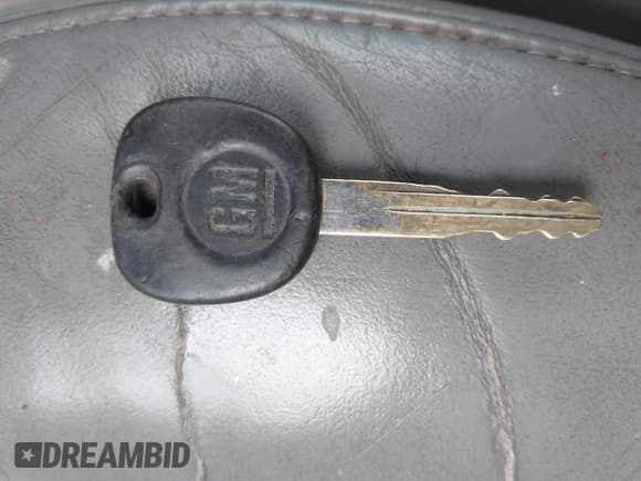 ✅ 2000 Chevrolet Suburban LS • VIN: 3GNFK16T5YG181686 • Лот: 42392480. Опубликован ранее на IAAI с пробегом 300 323 миль. Бесплатный доступ к архиву аукционных продаж из США и подробный отчёт об истории автомобиля на DreamBid. Изображение 11.