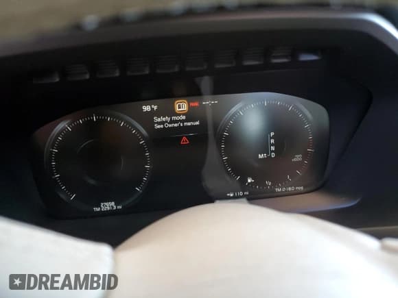 ✅ 2021 Volvo XC90 Momentum • VIN: YV4A22PK0M1724513 • Lot: 70893115. Listed on Copart with 27,658 mi. Free auction sales archive from the USA and detailed vehicle history report at DreamBid. Image 9.