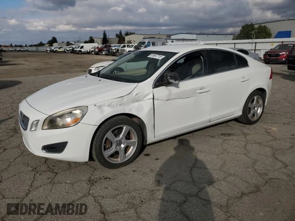 ✅ 2012 Volvo S60 T5 • VIN: YV1622FS6C2082473 • Lot: 91667715. Wystawiony na Copart z przebiegiem 80 611 mil. Bezpłatny archiwum sprzedaży aukcyjnych z USA i szczegółowy raport historii pojazdu na DreamBid. Zdjęcie 1.