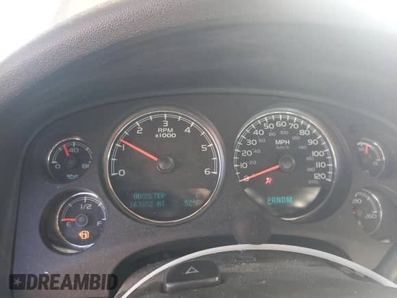 2011 Chevrolet Tahoe LS z VIN 1GNSKAE02BR219663, wystawiony jako Copart lot #82691535 z przebiegiem 163 452 mil mil oraz Szkoda całkowita • Salvage title. Historia ofert i sprzedaży dostępna na DreamBid. Obrazek 9.