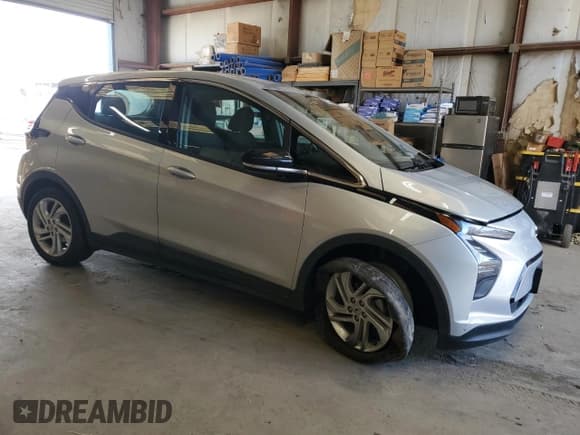 ✅ 2023 Chevrolet Bolt EV 1LT • VIN: 1G1FW6S06P4176958 • Lot: 49732965. Wystawiony na Copart z przebiegiem 33 554 mil. Bezpłatny archiwum sprzedaży aukcyjnych z USA i szczegółowy raport historii pojazdu na DreamBid. Zdjęcie 4.