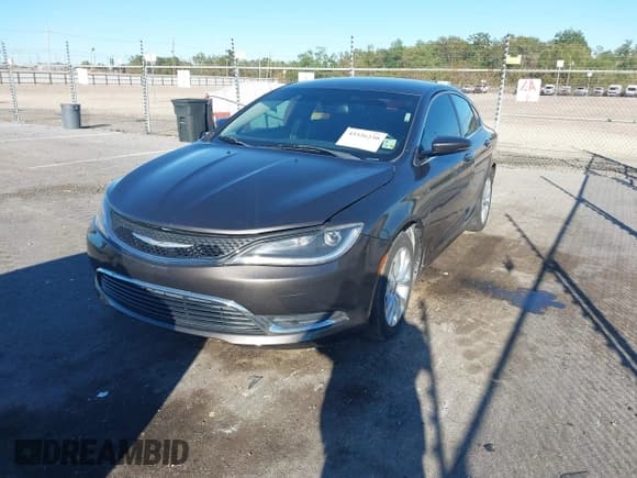 ✅ 2015 Chrysler 200 C • VIN: 1C3CCCCB7FN571620 • Лот: 43526230. Опубликован ранее на IAAI с пробегом 100 997 миль. Бесплатный доступ к архиву аукционных продаж из США и подробный отчёт об истории автомобиля на DreamBid. Изображение 2.