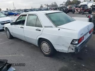 ✅ 1993 Mercedes-Benz 190 • VIN: WDBDA29D1PG067674 • Lot: 42072041. Wystawiony na IAAI z przebiegiem 169 277 mil. Bezpłatny archiwum sprzedaży aukcyjnych z USA i szczegółowy raport historii pojazdu na DreamBid. Zdjęcie 3.