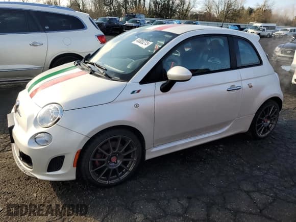 ✅ 2017 FIAT 500 Abarth • VIN: 3C3CFFFH5HT535792 • Lot: 44800215. Wystawiony na Copart z przebiegiem 66 337 mil. Bezpłatny archiwum sprzedaży aukcyjnych z USA i szczegółowy raport historii pojazdu na DreamBid. Zdjęcie 1.