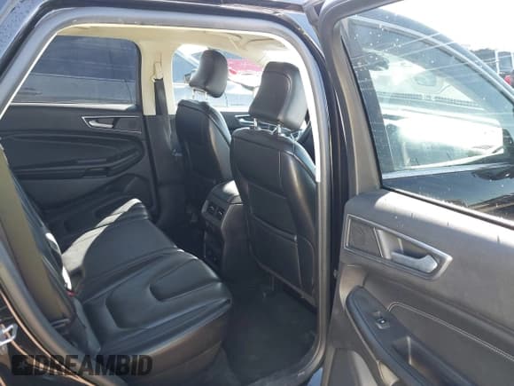 ✅ 2022 Ford Edge Titanium • VIN: 2FMPK4K96NBA30360 • Lot: 43586068. Wystawiony na IAAI z przebiegiem 92 612 mil. Bezpłatny archiwum sprzedaży aukcyjnych z USA i szczegółowy raport historii pojazdu na DreamBid. Zdjęcie 8.